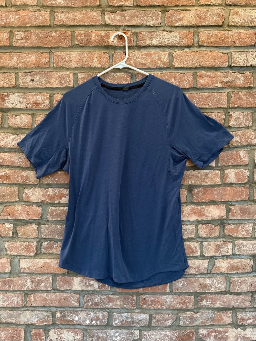 Lululemon License To Train Tee in Mid Blue (M)